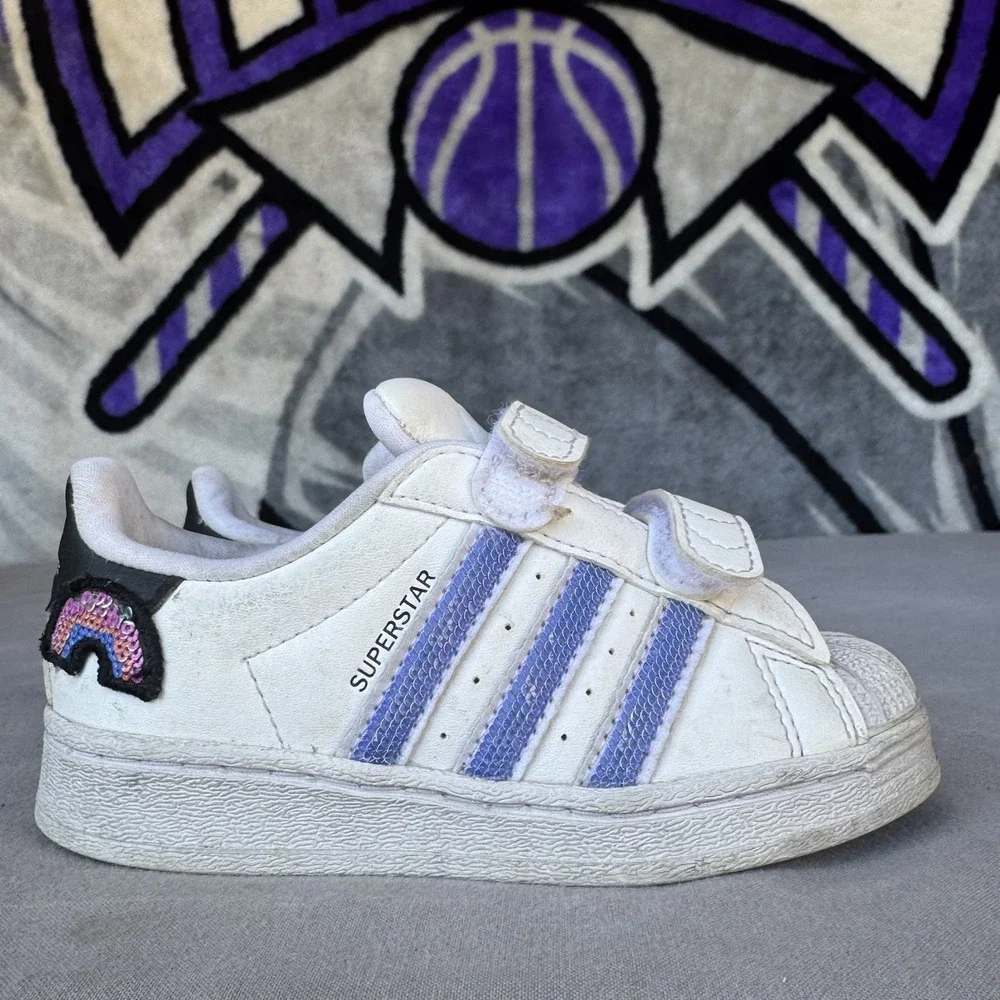 Size 7k - adidas Superstar Little Kid 'Rainbow‎ Decal'